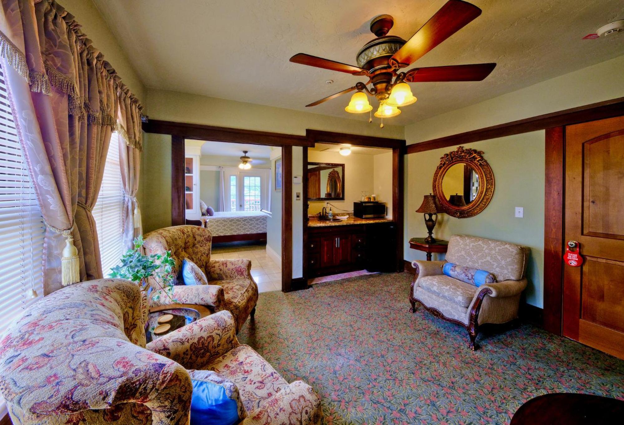 بنيسيا Shorelight Inn المظهر الخارجي الصورة