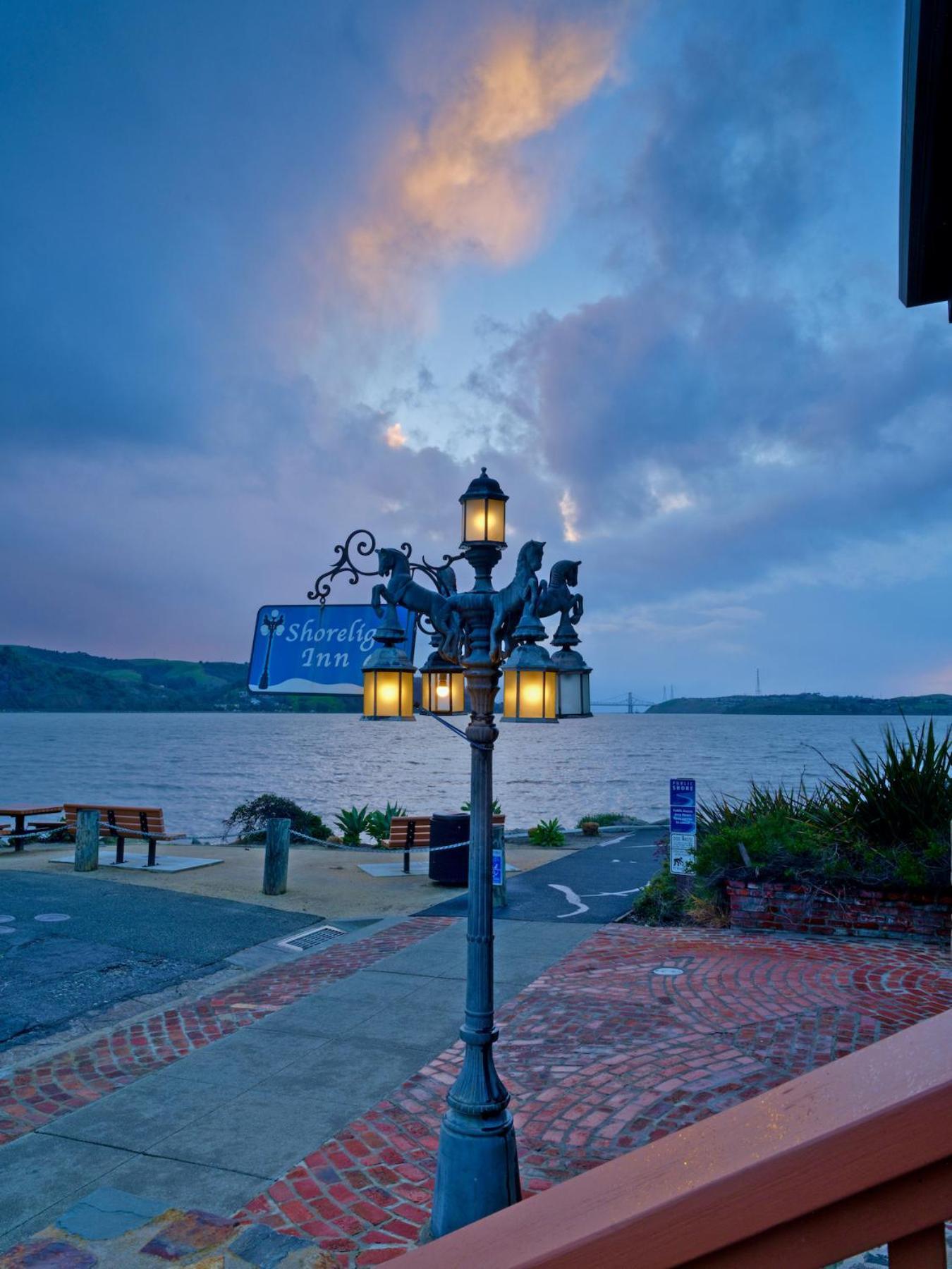 بنيسيا Shorelight Inn المظهر الخارجي الصورة