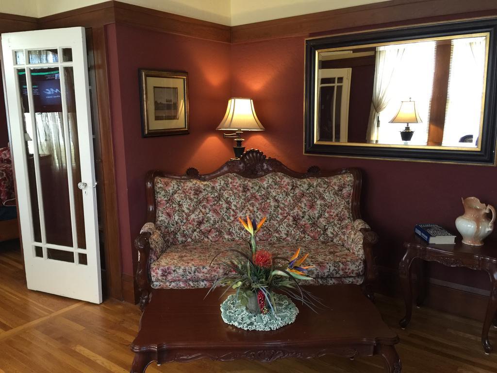 بنيسيا Shorelight Inn المظهر الخارجي الصورة