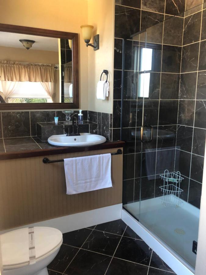 بنيسيا Shorelight Inn المظهر الخارجي الصورة